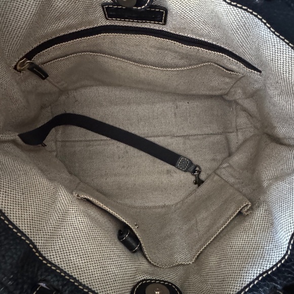 Dooney & Bourke large pebbled leather tote - Picture 6 of 8